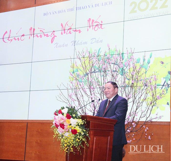 Bộ trưởng Bộ VHTTDL Nguyễn Văn Hùng phát biểu tại buổi gặp mặt